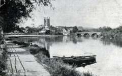 Old postcard of Henley Bridge, Henley.