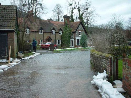 Hambleden 11/02/2001 at 16:02