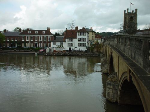 Henley Bridge 24/04/2000 at 10:05