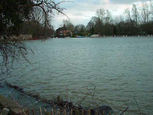 River Thames 14/12/2000 at 19:53