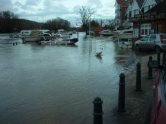 River Thames: 14/12/2000 at 19:56