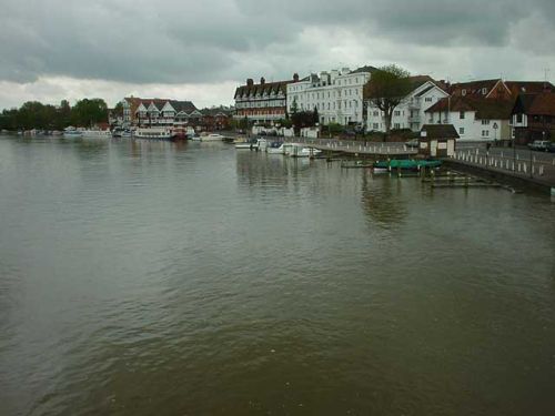 River Thames 24/04/2000 at 09:57